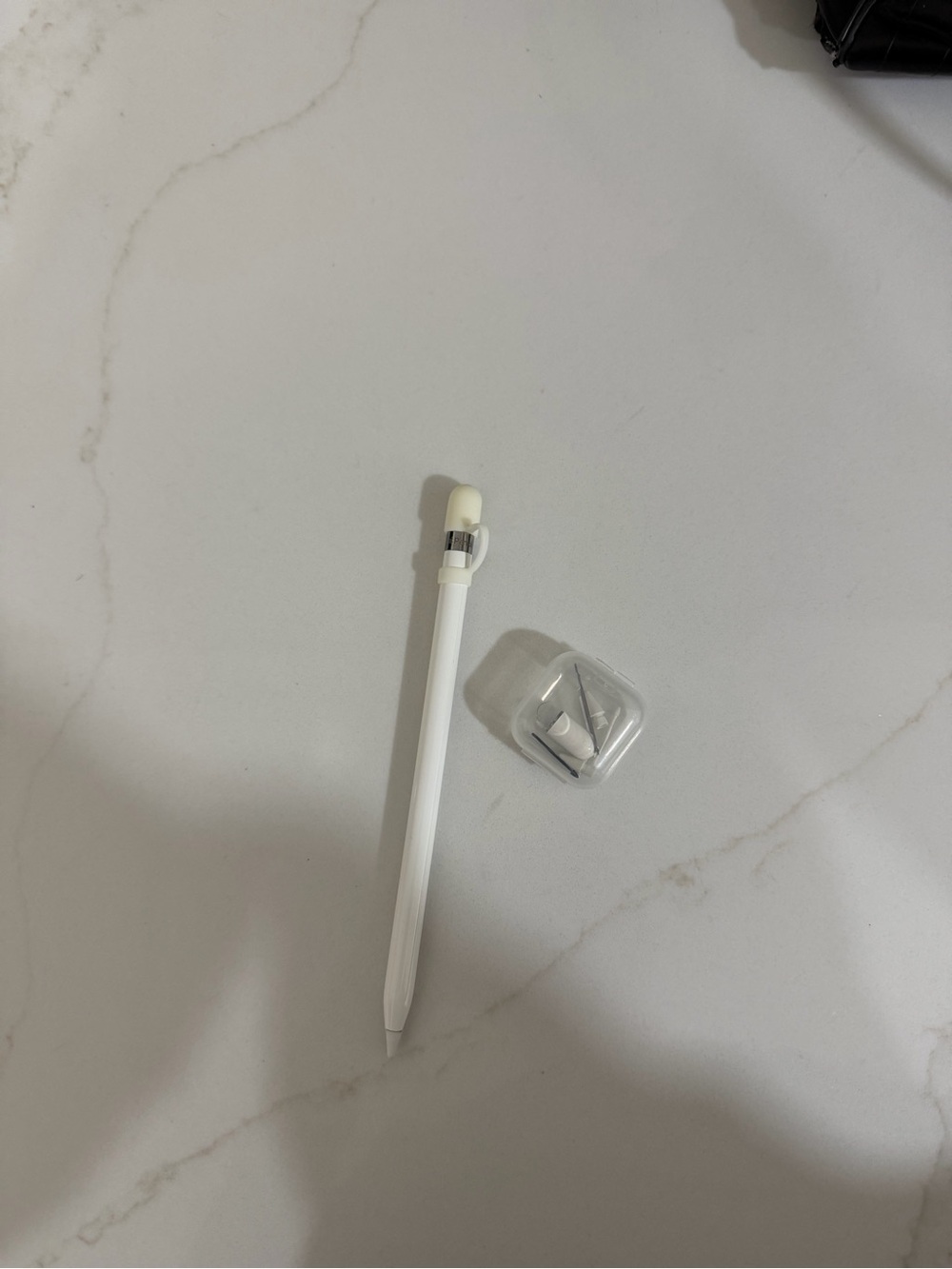 Apple White Tablet Stylus with Replacement Tips - Precision Touch